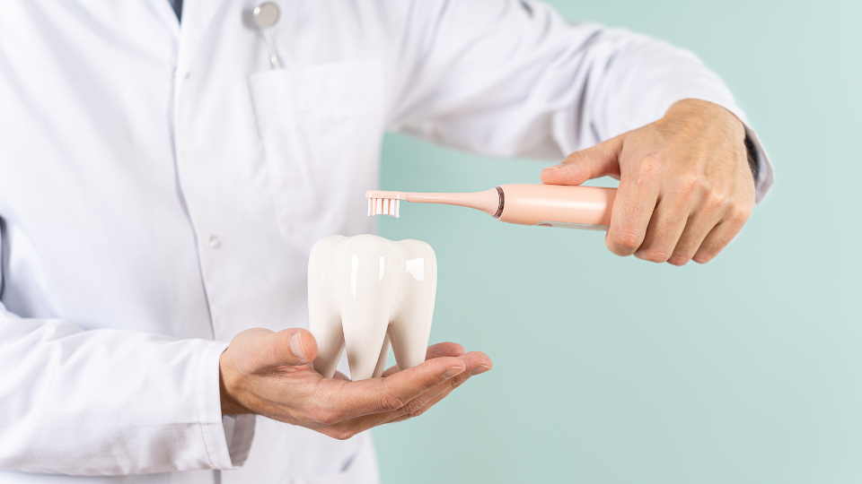 Ihr Zahnarzt zeigtIhnen gerne, wie Ästhetische Zahnheilkunde Ihnen helfen kann.