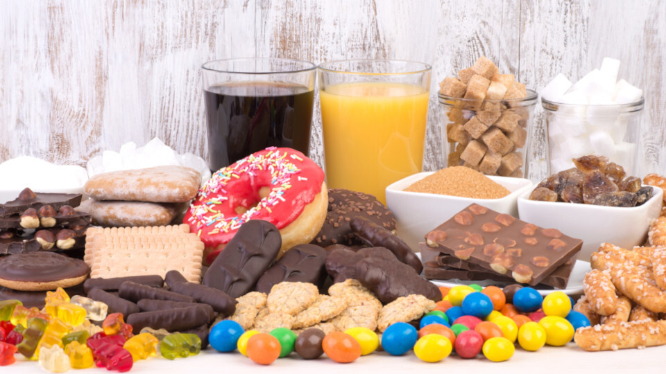 Eine zuckerreiche Ernährung ist eine große Belastung für die Zahngesundheit
