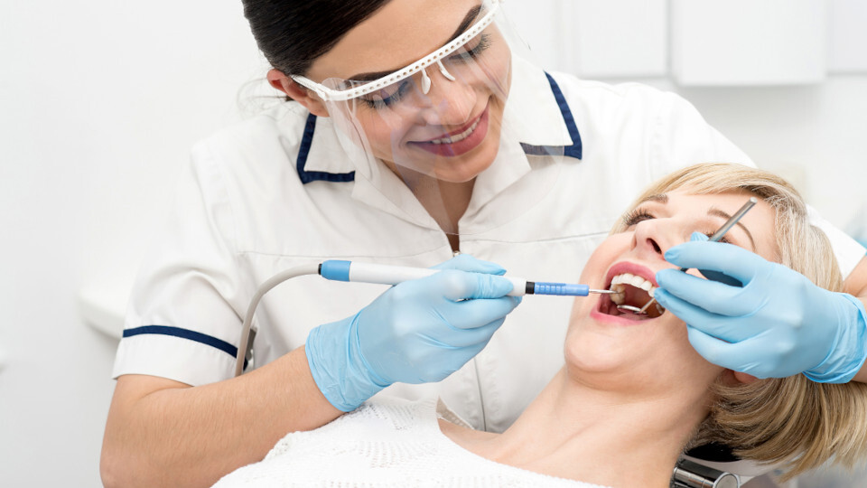 Eine PZR ist ein wesentlicher Bestandteil guter Zahnpflege